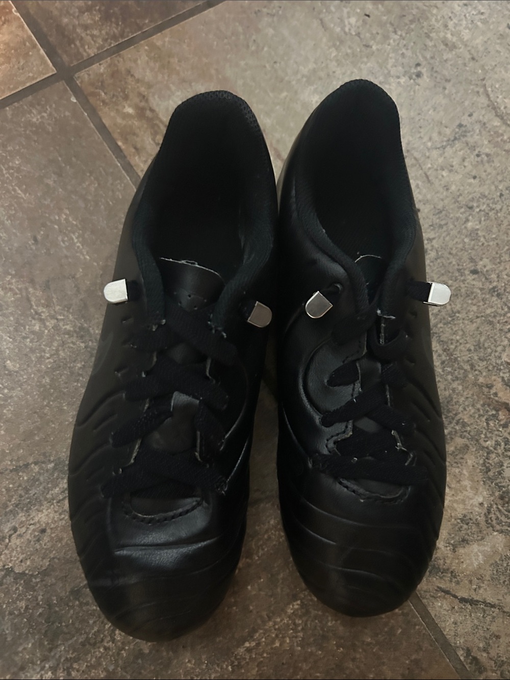 Kid's Black Nike Jr Tiempo Legend 10 soccer cleats- Multi-Ground Low-top